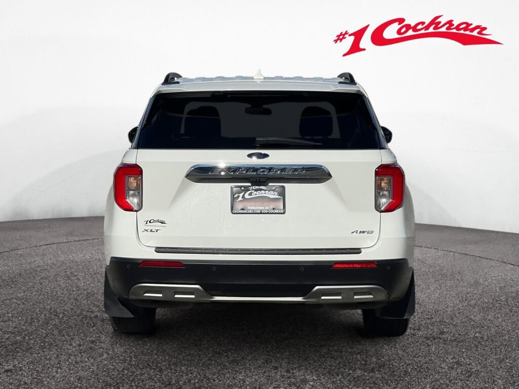 Used 2022 Ford Explorer XLT w/ Equipment Group 202A image 6