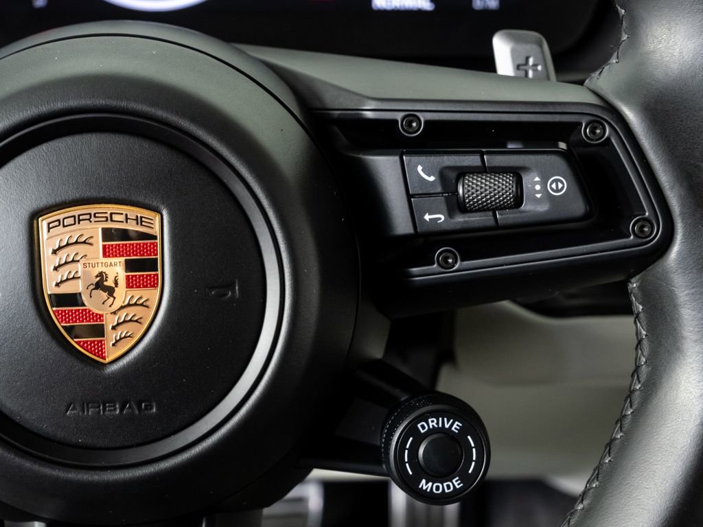 Used 2025 Porsche Cayenne GTS image 11