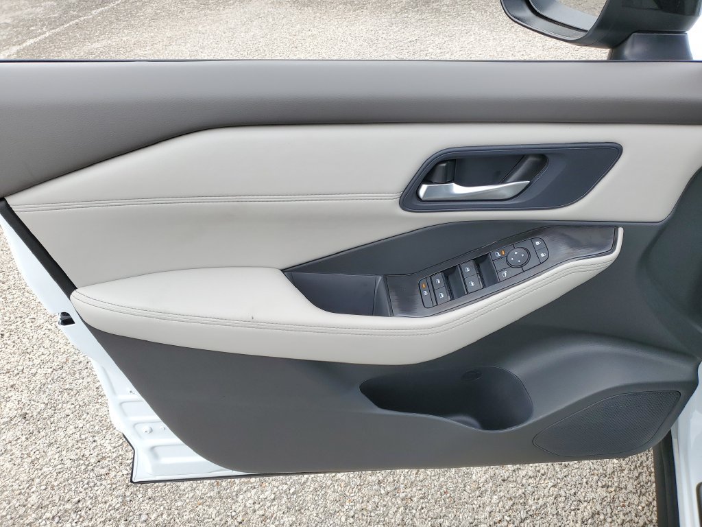 New 2026 Nissan Rogue Dark Armor AWD/4WD image 17