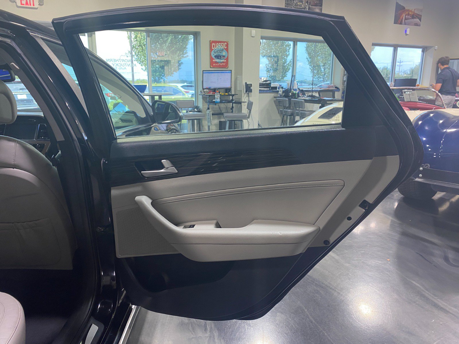 Used 2017 Hyundai Sonata Limited FWD image 12
