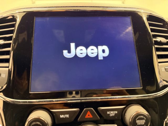 Used 2019 Jeep Grand Cherokee Limited w/ Luxury Group II AWD/4WD image 35