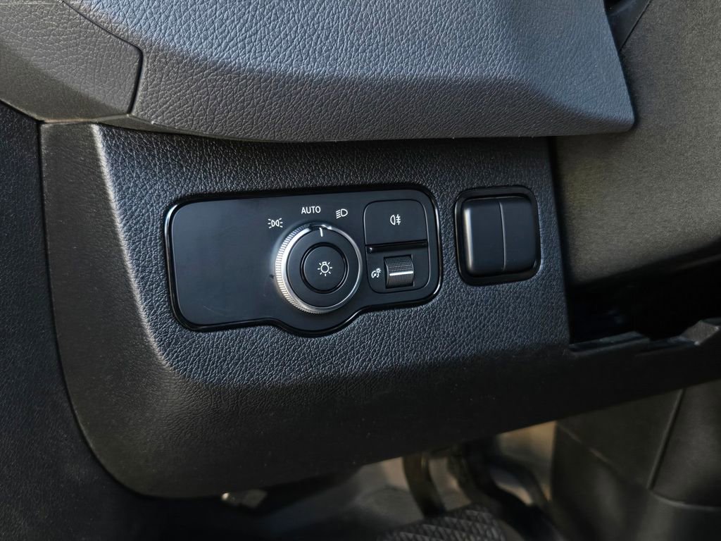 Used 2021 Mercedes-Benz Sprinter 2500 w/ Driver Convenience Package image 17