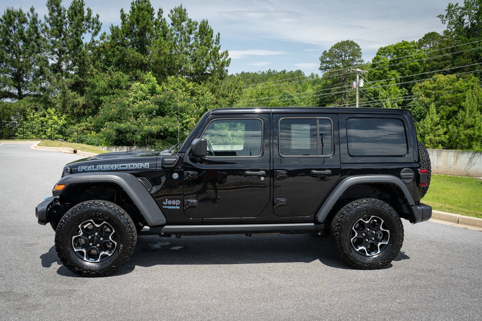 Used 2021 Jeep Wrangler Unlimited Rubicon 4xe w/ Cold Weather Group AWD/4WD image 5