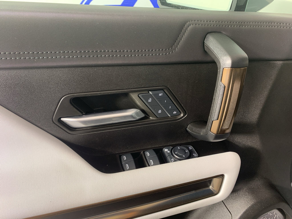 Used 2025 GMC Hummer EV 2X w/ LPO, Sport Package image 15