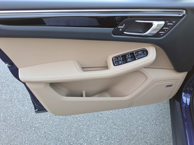 New 2026 Porsche Macan image 24