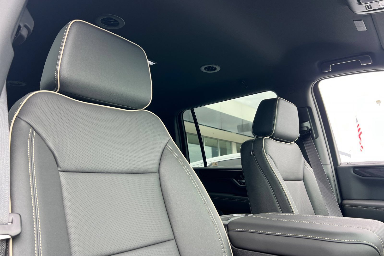 New 2026 GMC Yukon XL Elevation AWD/4WD image 16