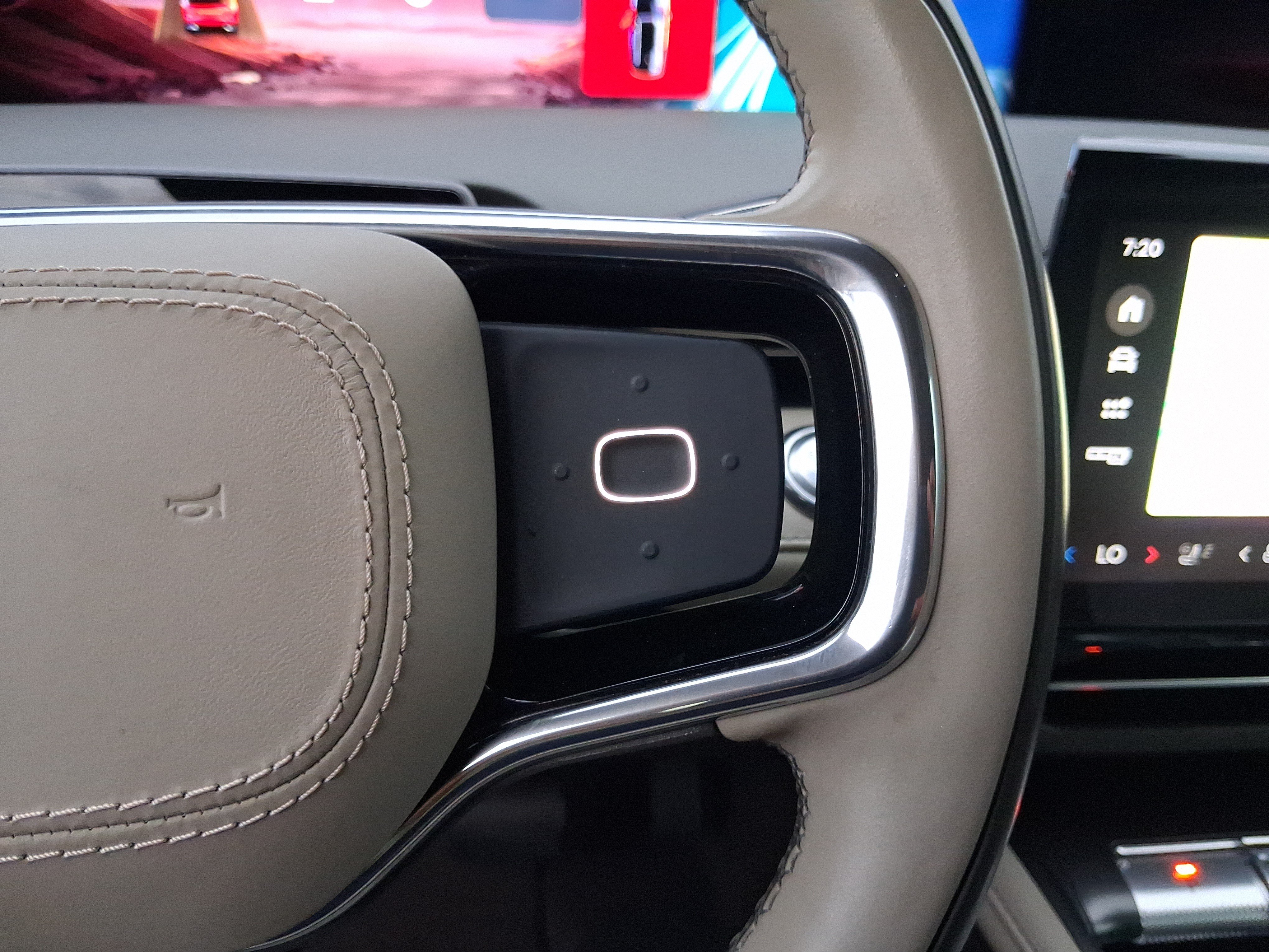 Certified 2025 Lincoln Nautilus Premier AWD/4WD image 18