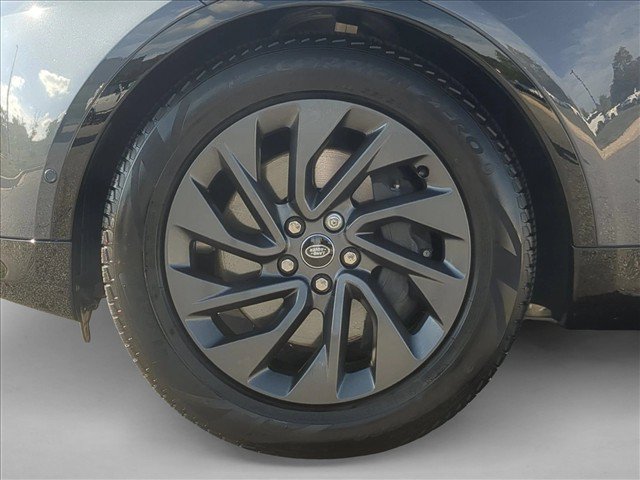 Used 2024 Land Rover Discovery Dynamic SE AWD/4WD image 29
