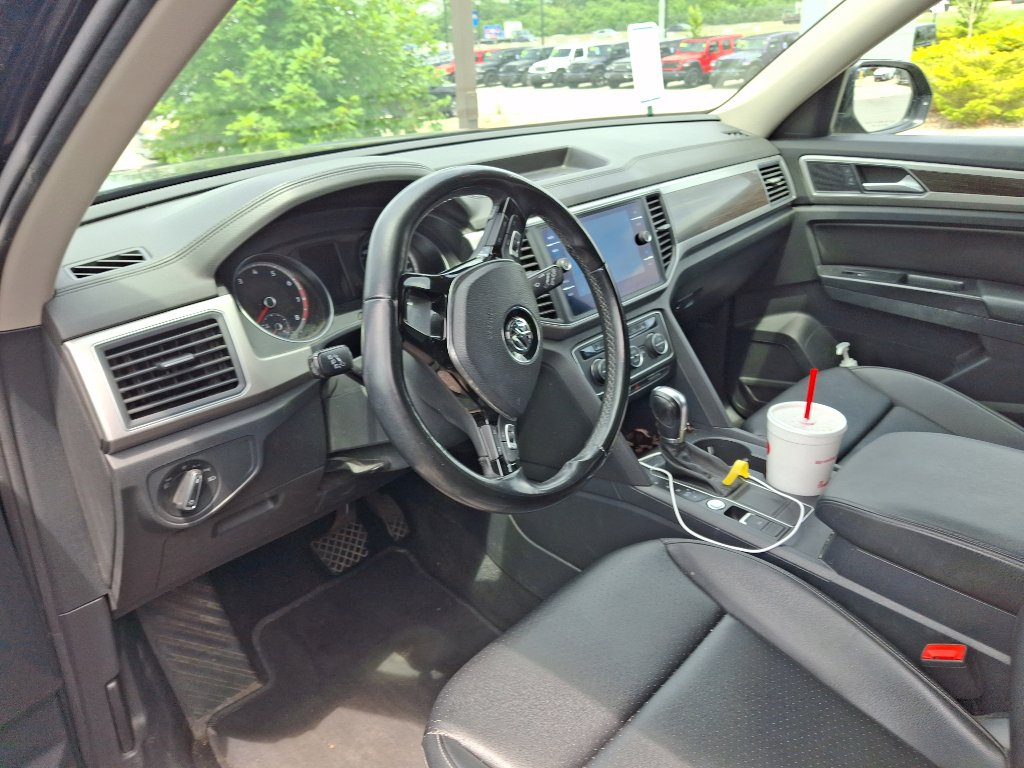 Used 2019 Volkswagen Atlas SE FWD image 2