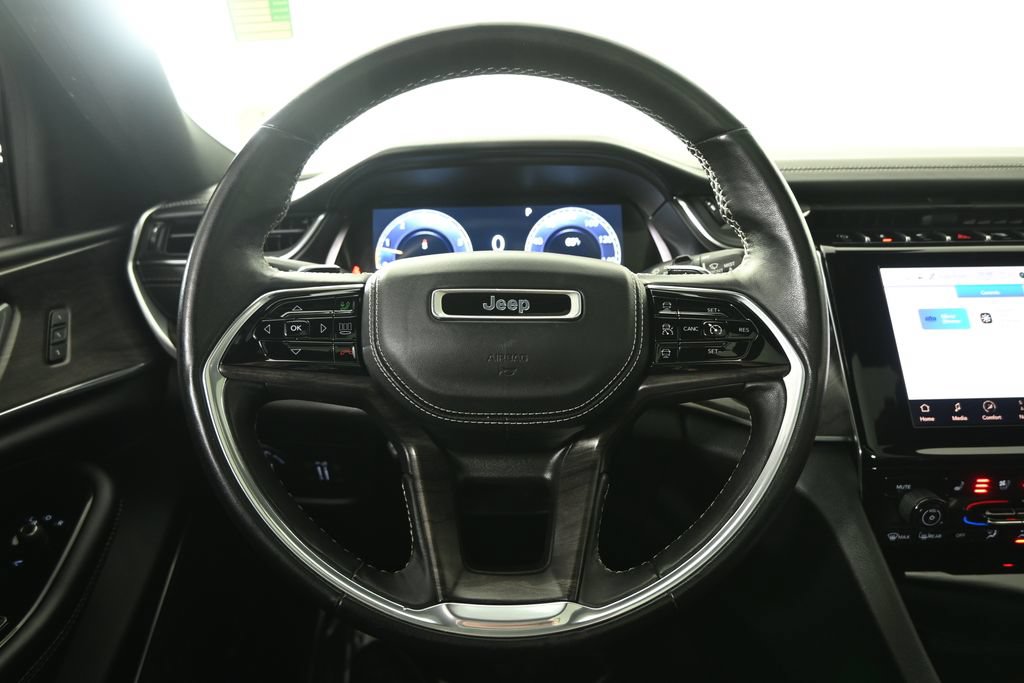 Used 2022 Jeep Grand Cherokee Overland AWD/4WD image 34