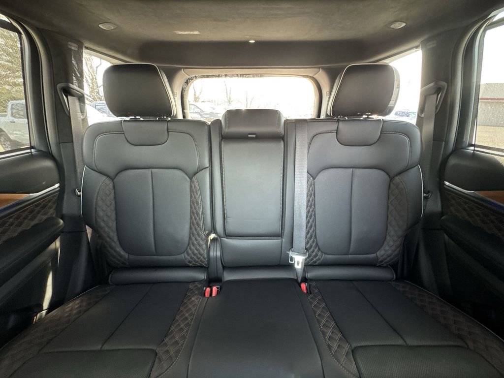 Used 2023 Jeep Grand Cherokee Summit image 23