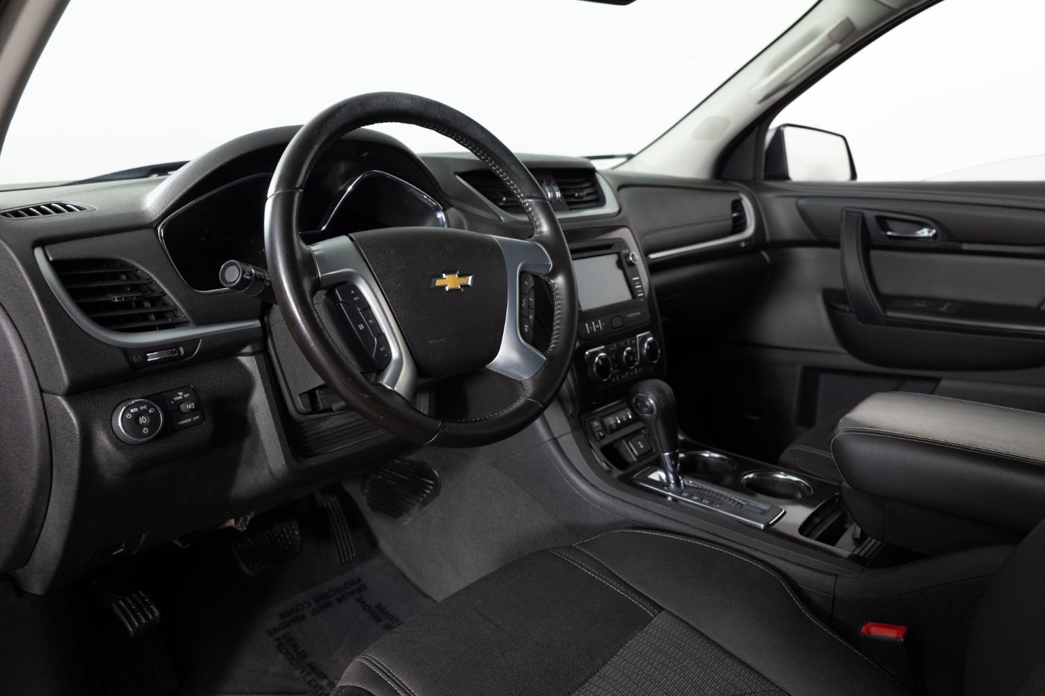 Used 2017 Chevrolet Traverse LT image 13