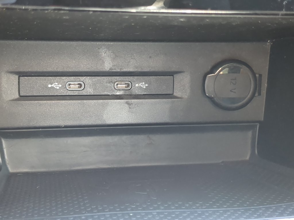 Certified 2023 Volkswagen Taos SE w/ Panoramic Sunroof Package FWD image 24