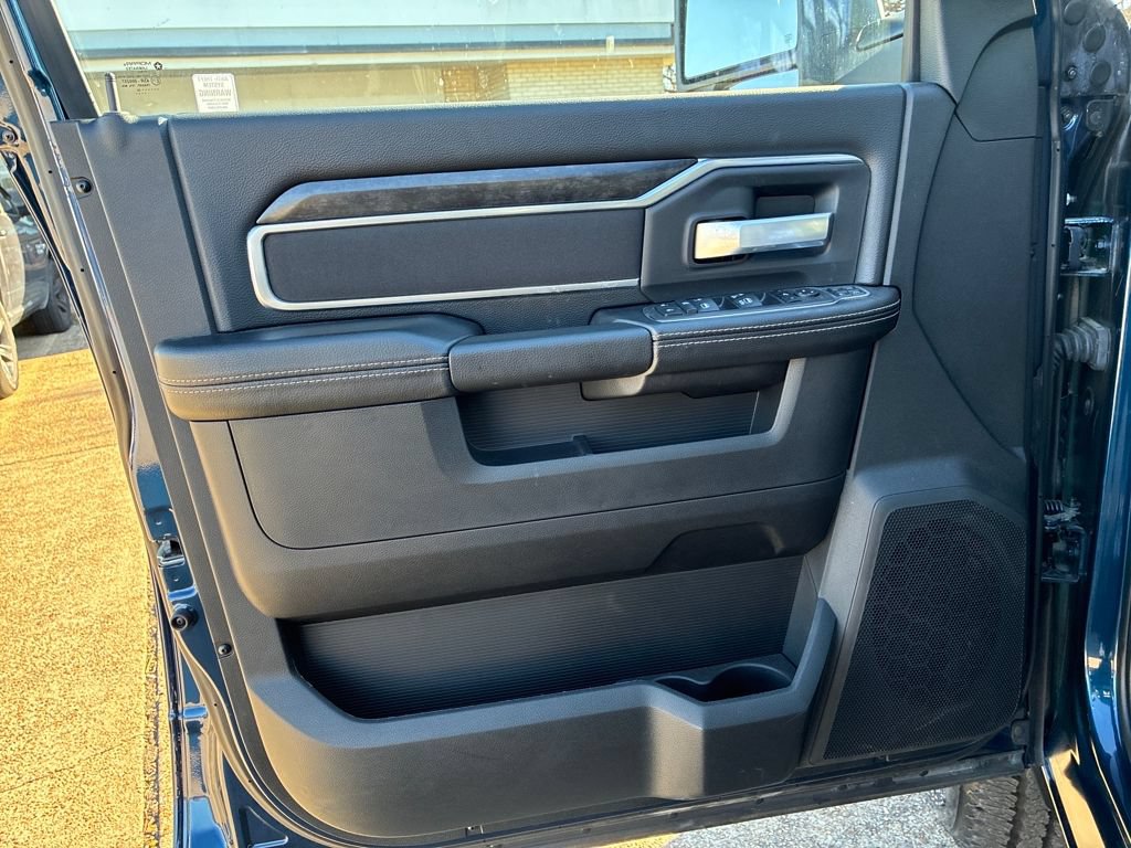 New 2024 RAM 2500 Big Horn w/ Night Edition AWD/4WD image 11