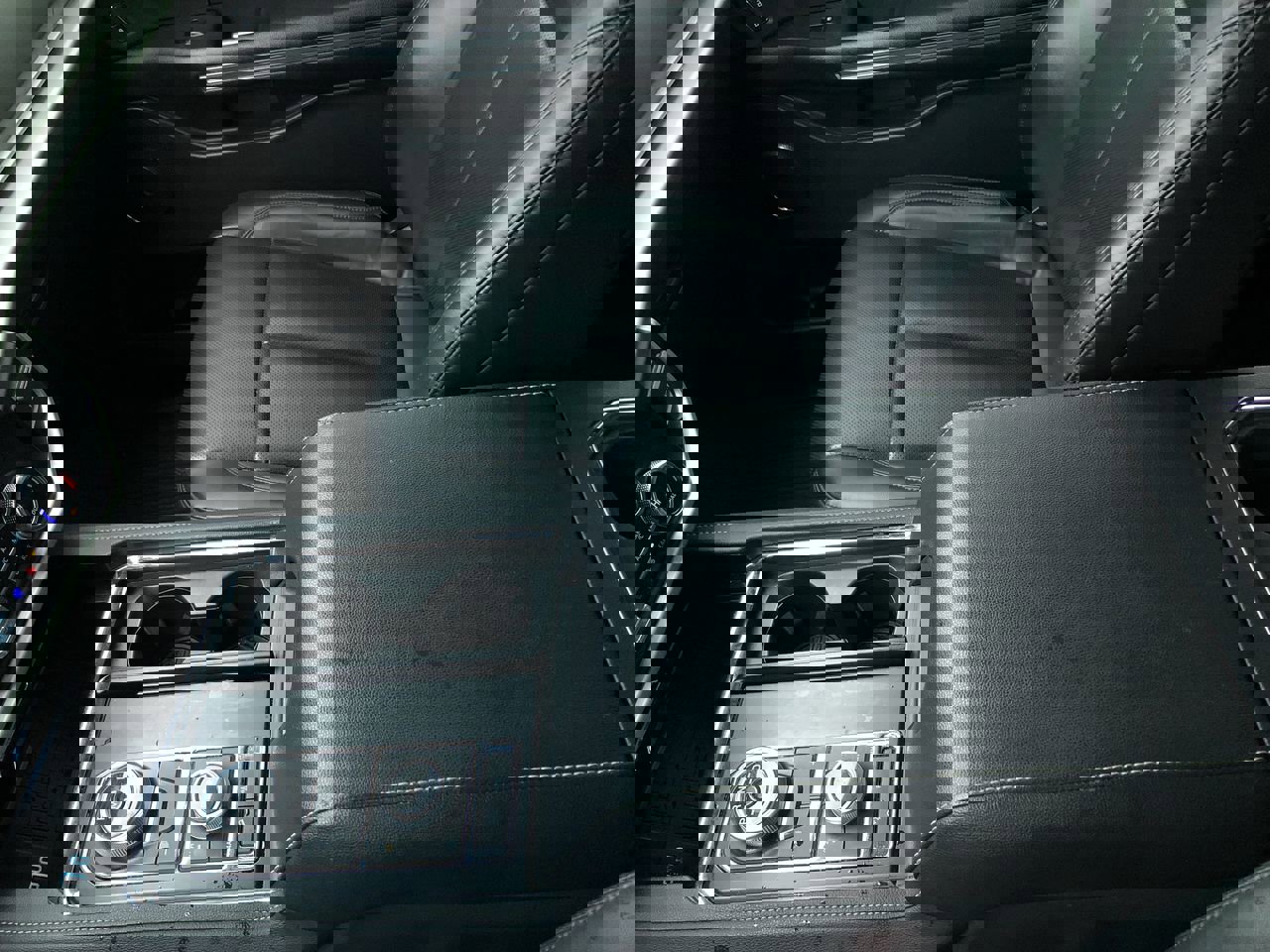 Used 2023 Ford Expedition XLT image 19