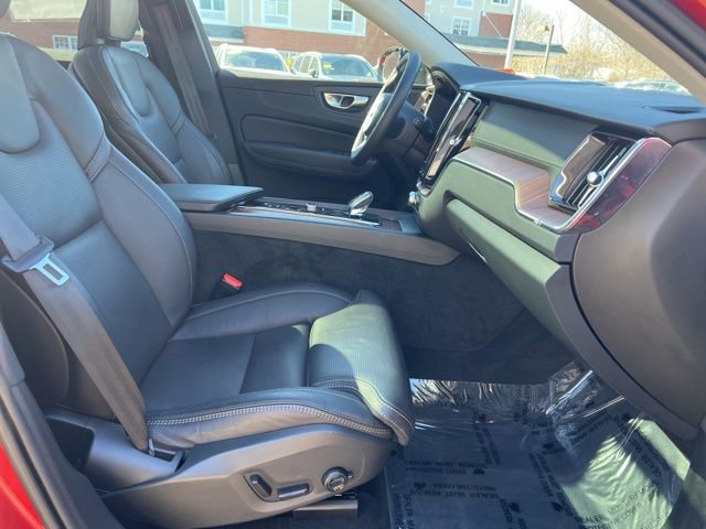 Certified 2023 Volvo XC60 B5 Ultimate w/ Climate Package image 17