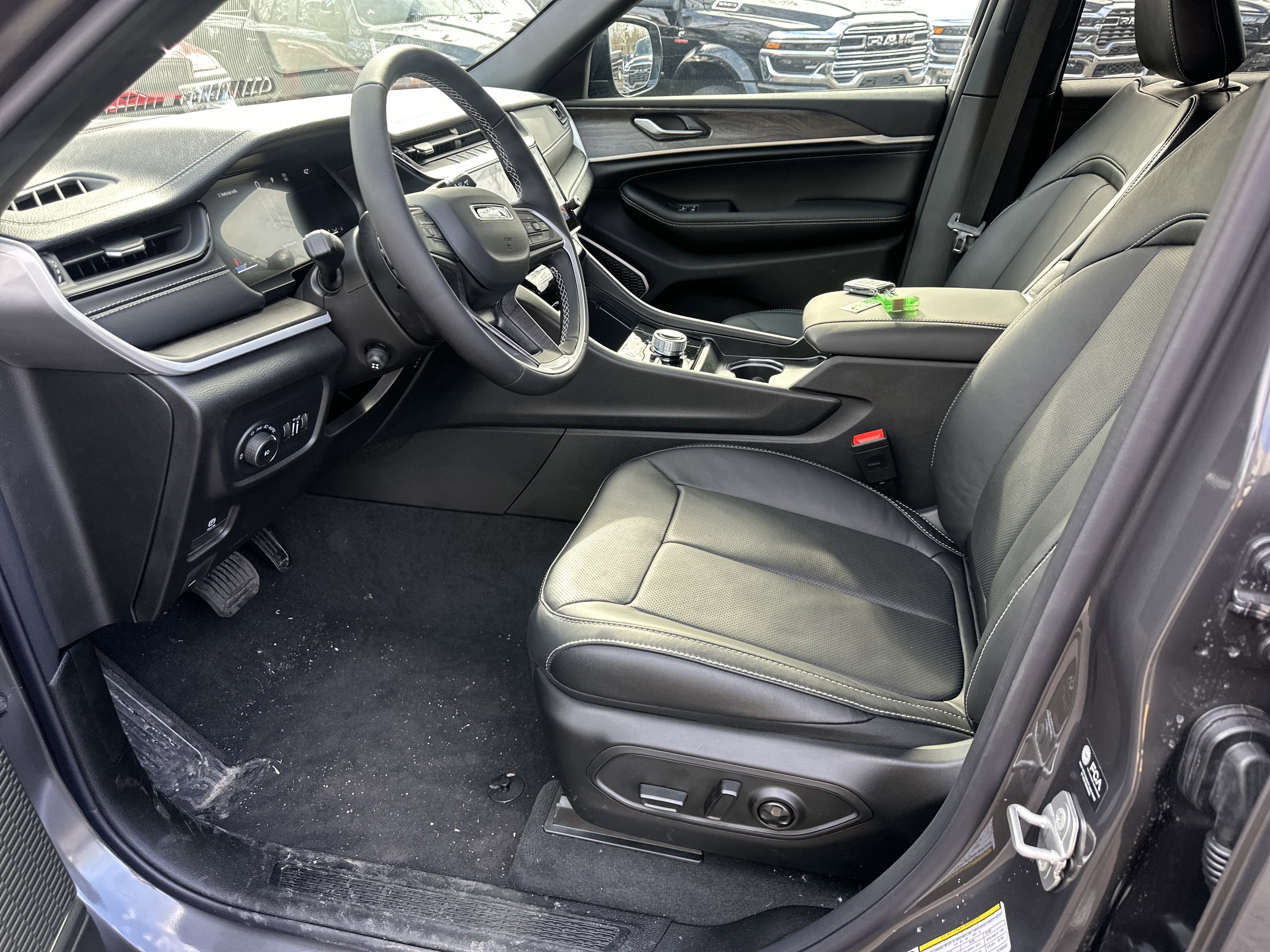 New 2026 Jeep Grand Cherokee Limited Reserve image 25