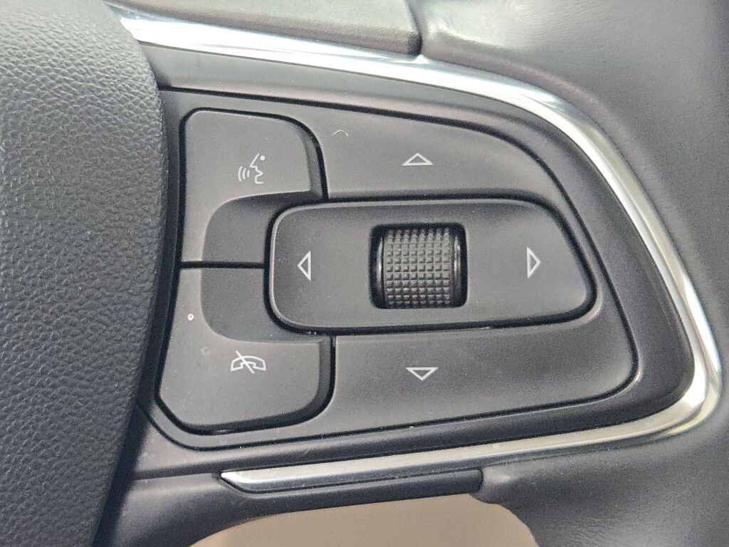 Used 2023 Buick Envision Avenir image 33