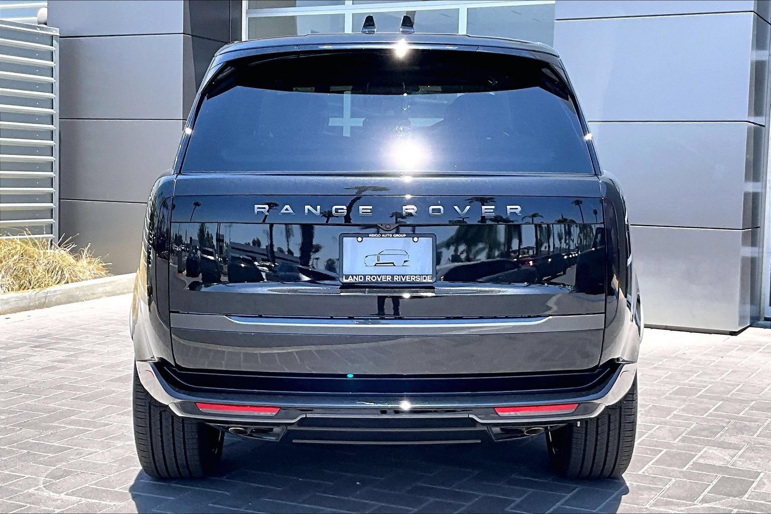 New 2026 Land Rover Range Rover Long Wheelbase SE AWD/4WD image 4