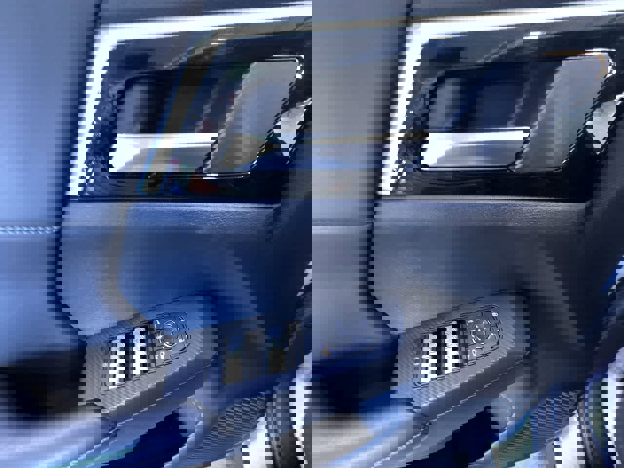 Used 2024 Mitsubishi Outlander SE image 12