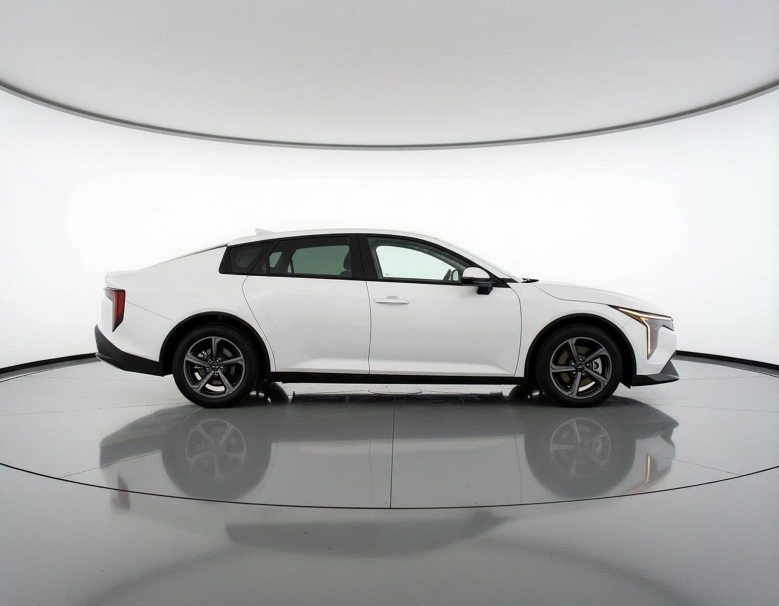 Used 2025 Kia K4 LXS image 11