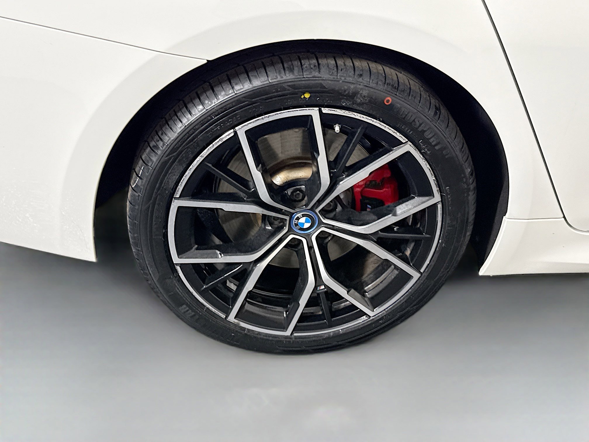 Used 2023 BMW 530e w/ M Sport Package image 33