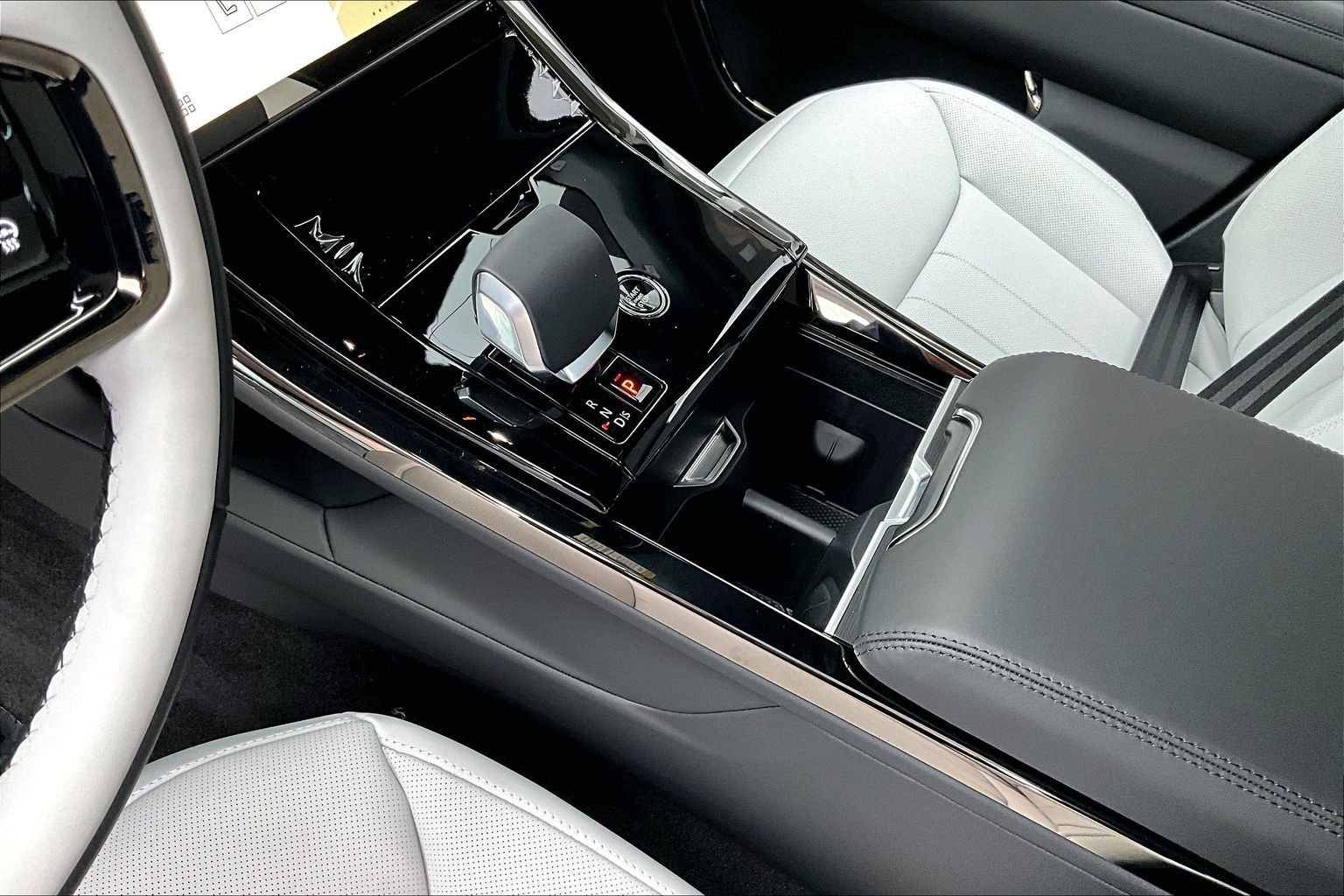 New 2026 Land Rover Range Rover Sport Dynamic SE image 8