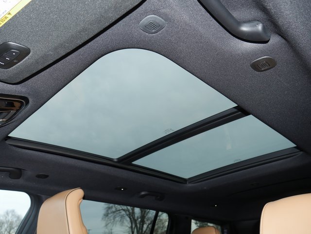 Used 2024 Jeep Grand Cherokee L Summit image 3