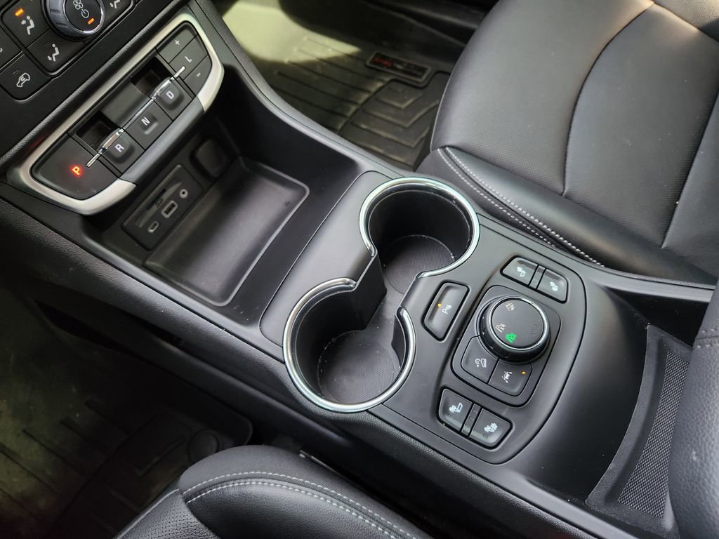 Used 2024 GMC Terrain SLT w/ Tech Package image 28