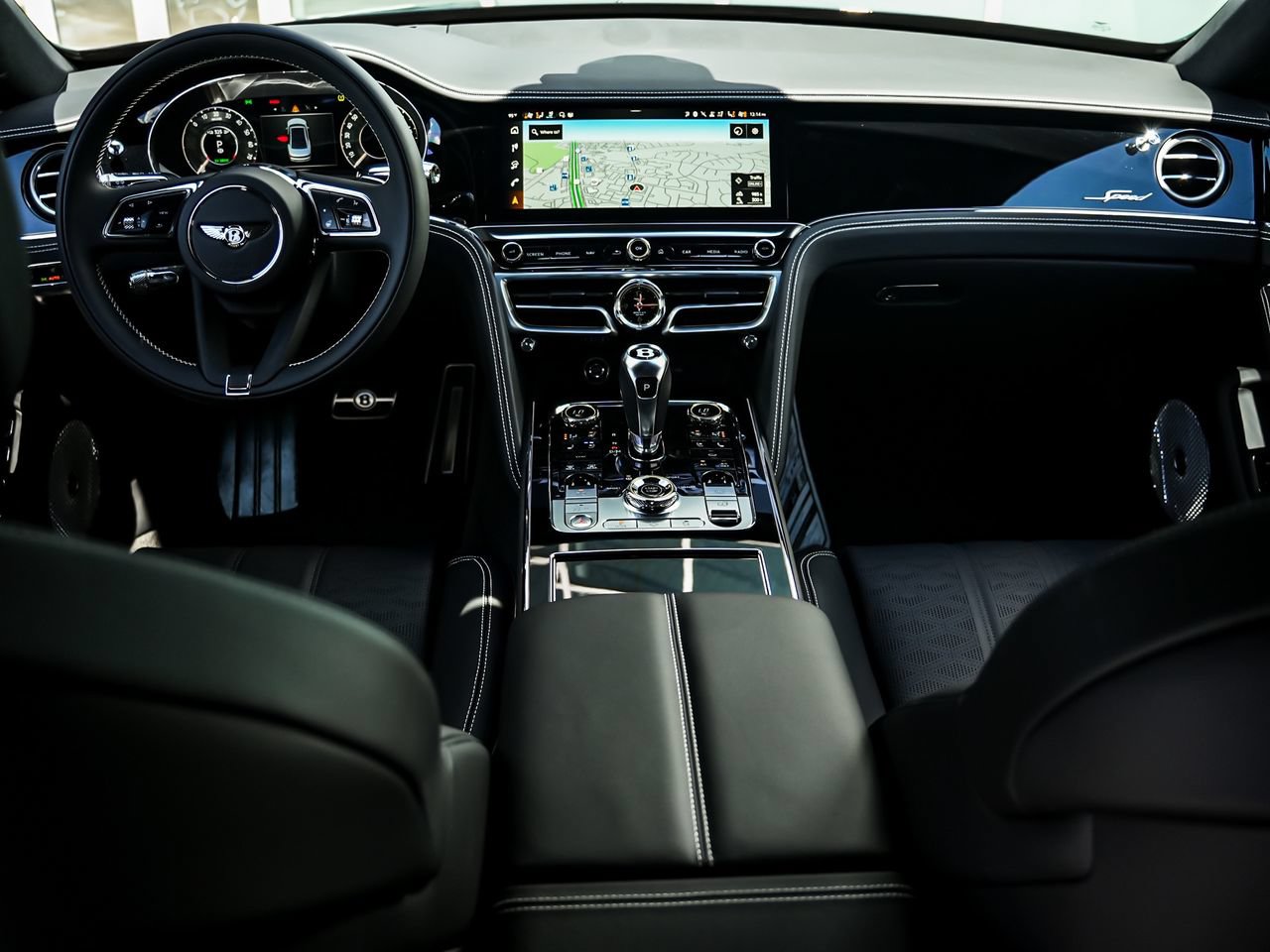 Used 2025 Bentley Flying Spur Plug-In Hybrid AWD/4WD image 4