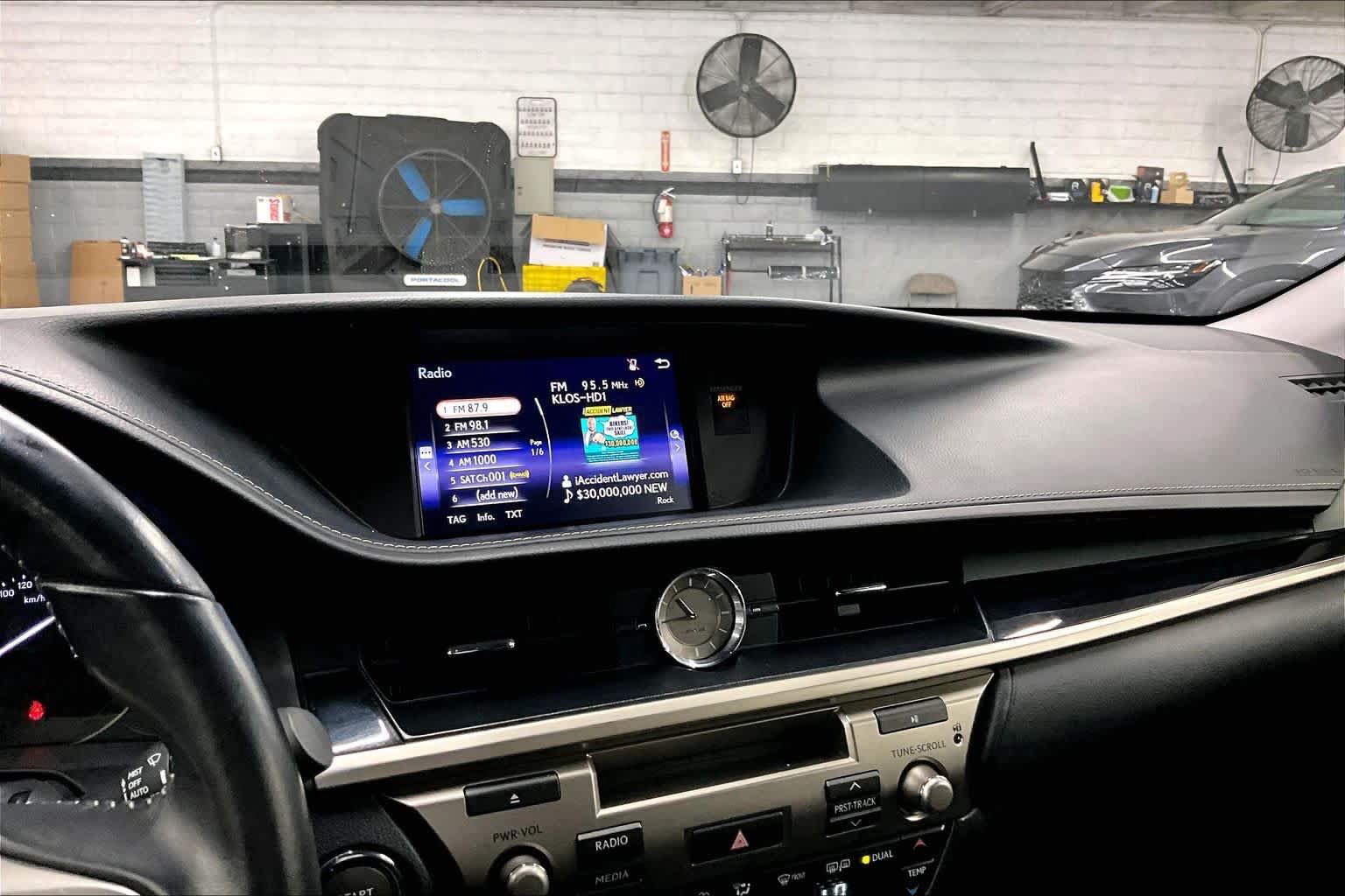 Used 2017 Lexus ES 350 w/ Accessory Package 2 FWD image 34
