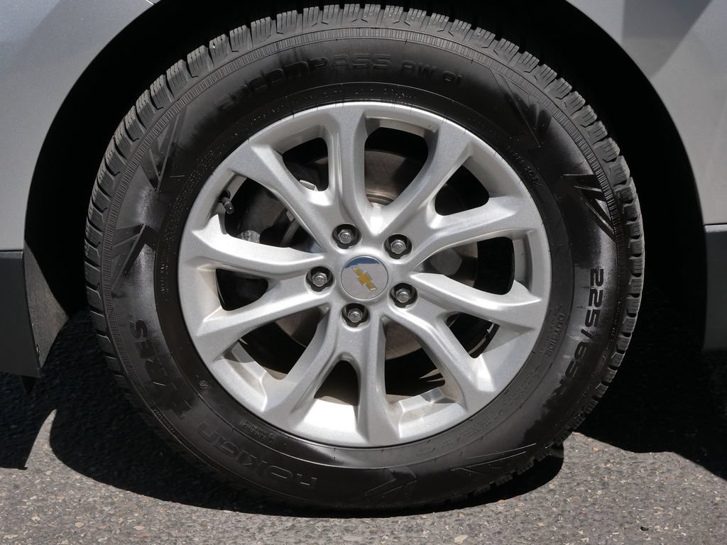Used 2018 Chevrolet Equinox LT FWD image 12