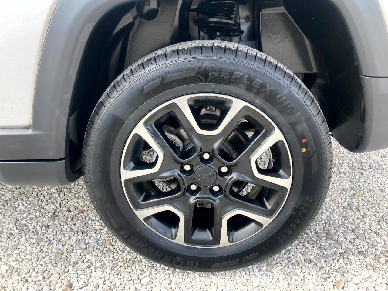 Used 2019 Jeep Compass Trailhawk image 22