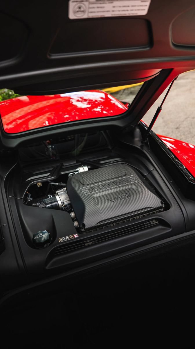 Used 2025 Lotus Emira RWD image 31