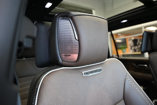 New 2026 GMC Yukon XL Denali Ultimate AWD/4WD image 11