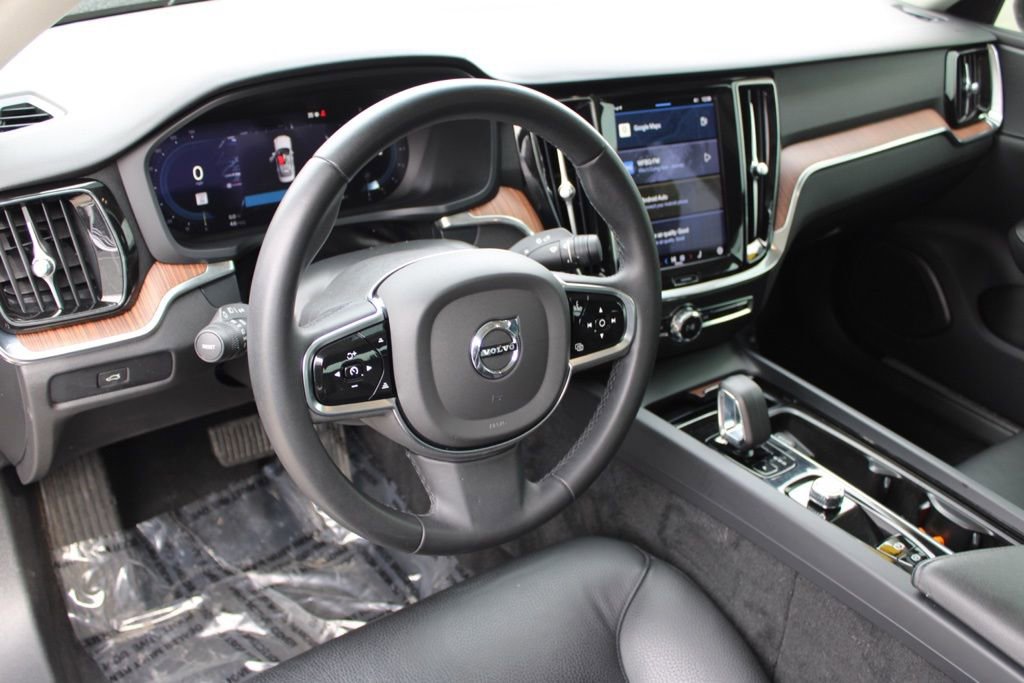 Used 2024 Volvo S60 B5 Plus image 17