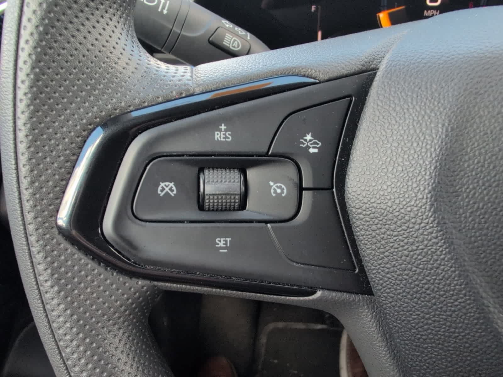 Used 2025 Chevrolet Trax LT FWD image 15