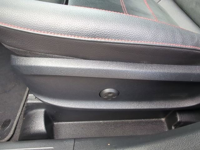 Used 2023 Mercedes-Benz GLB 250 4MATIC image 29