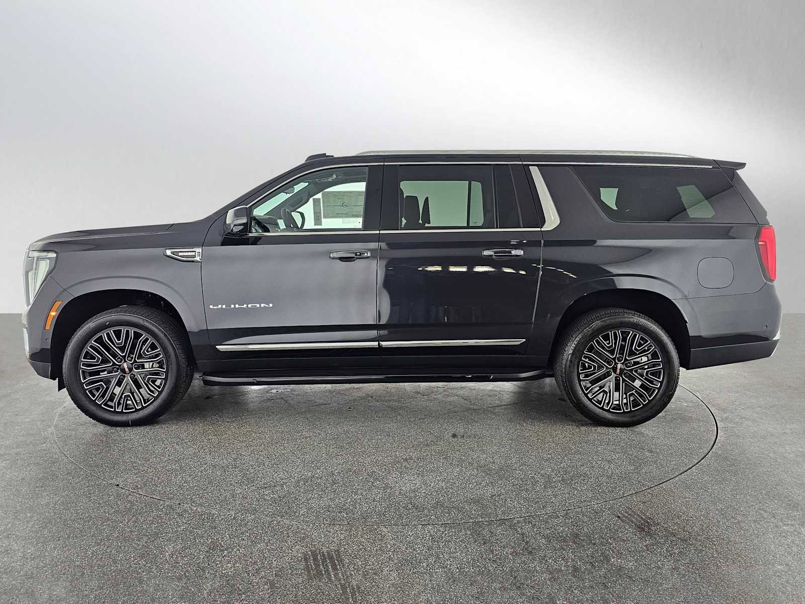 New 2026 GMC Yukon XL Elevation w/ Elevation Premium Package image 6