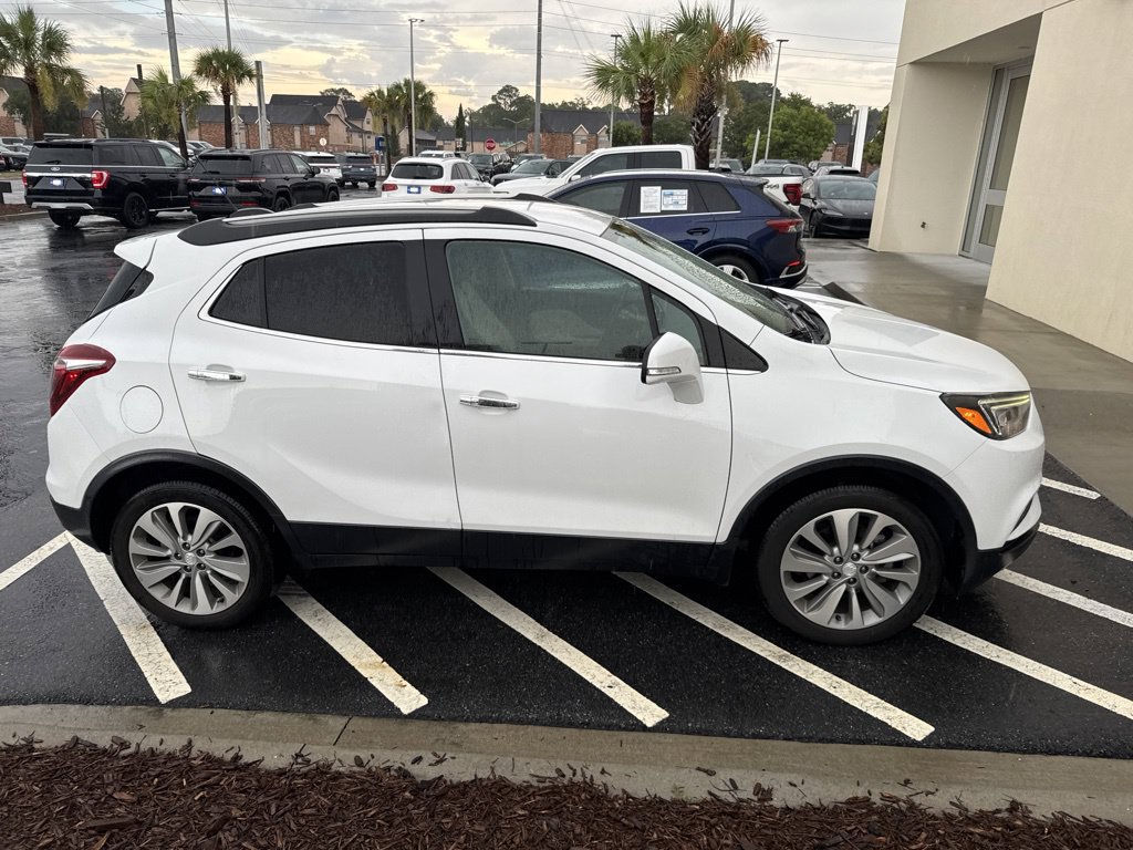 Used 2018 Buick Encore Preferred FWD image 2
