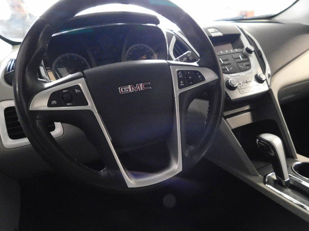 Used 2011 GMC Terrain SLE image 12