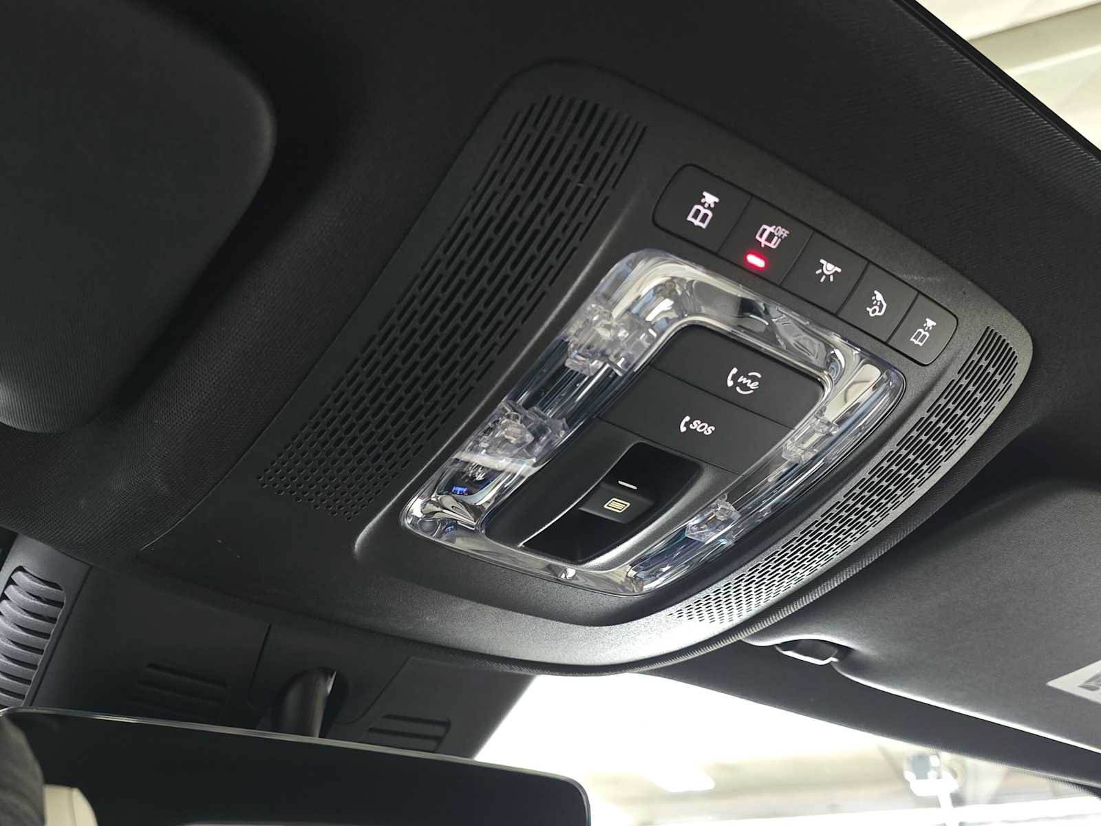 Used 2026 Mercedes-Benz GLB 250 4MATIC image 34
