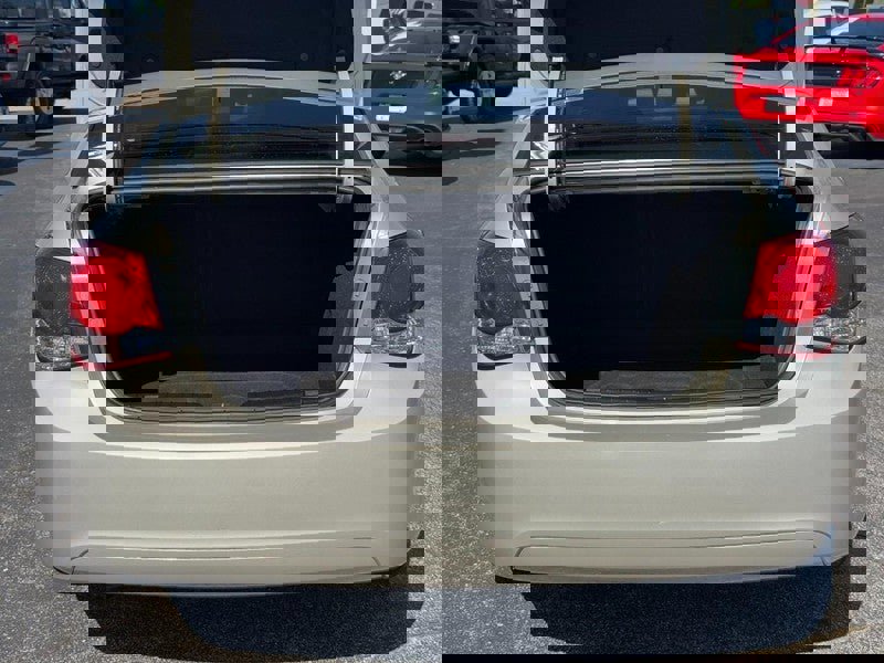 Used 2014 Chevrolet Cruze LS image 5