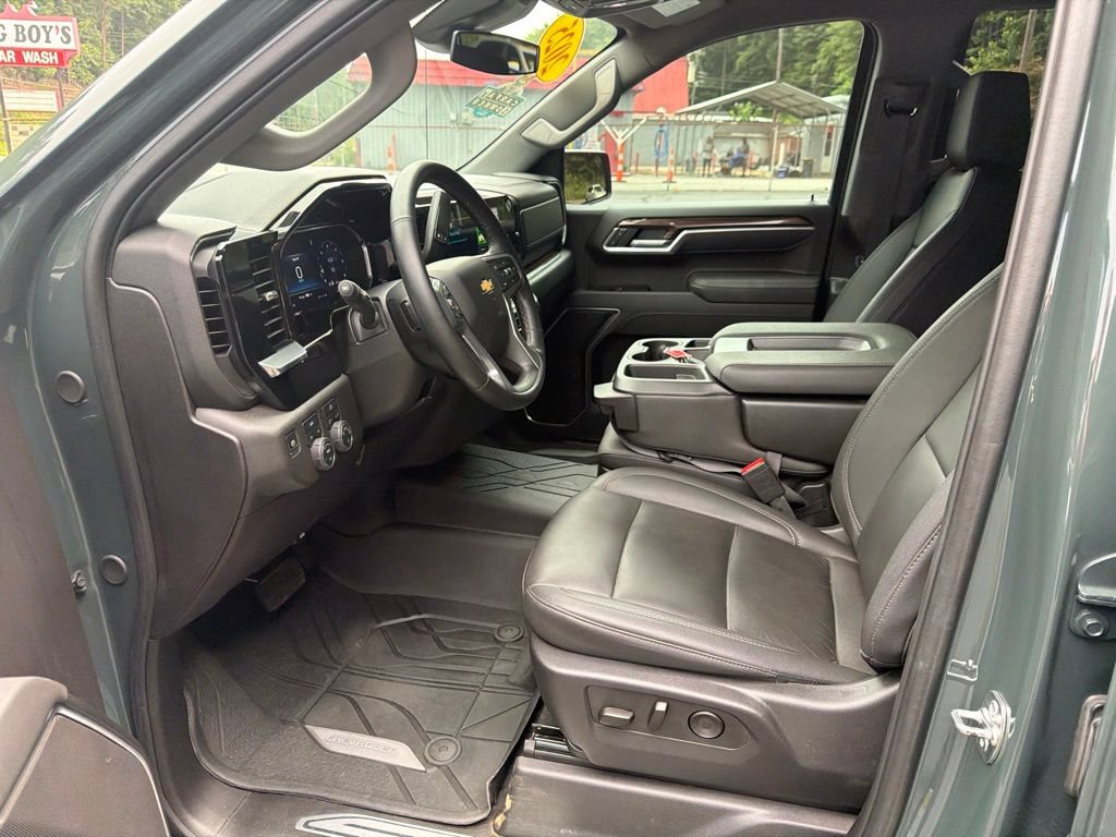 Certified 2025 Chevrolet Silverado 1500 LT w/ All Star Edition Plus AWD/4WD image 9
