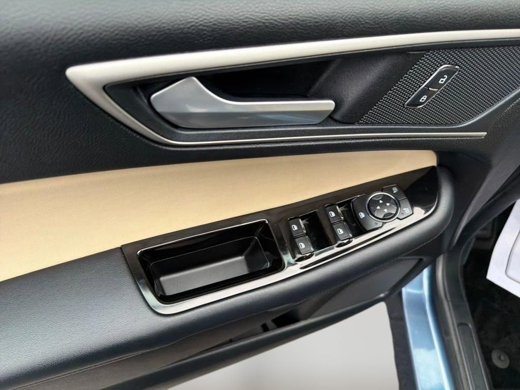 Used 2018 Ford Edge SEL w/ Equipment Group 201A AWD/4WD image 11