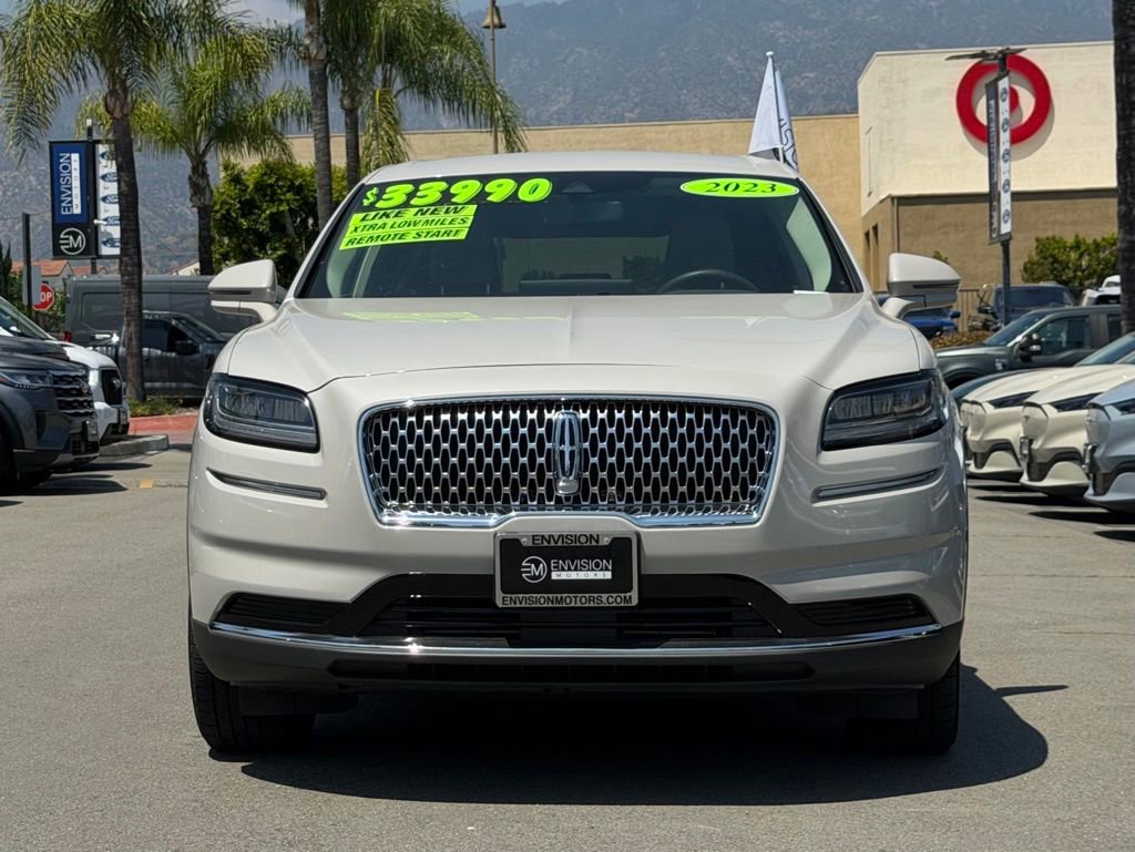Used 2023 Lincoln Nautilus FWD image 3