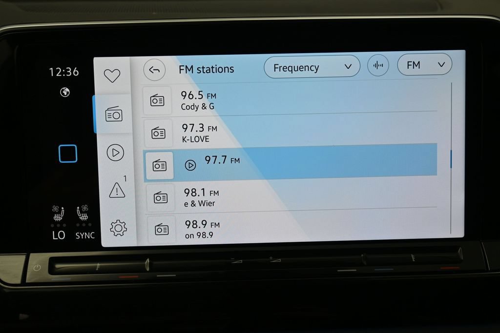 Used 2024 Volkswagen Atlas Peak Edition SE AWD/4WD image 19