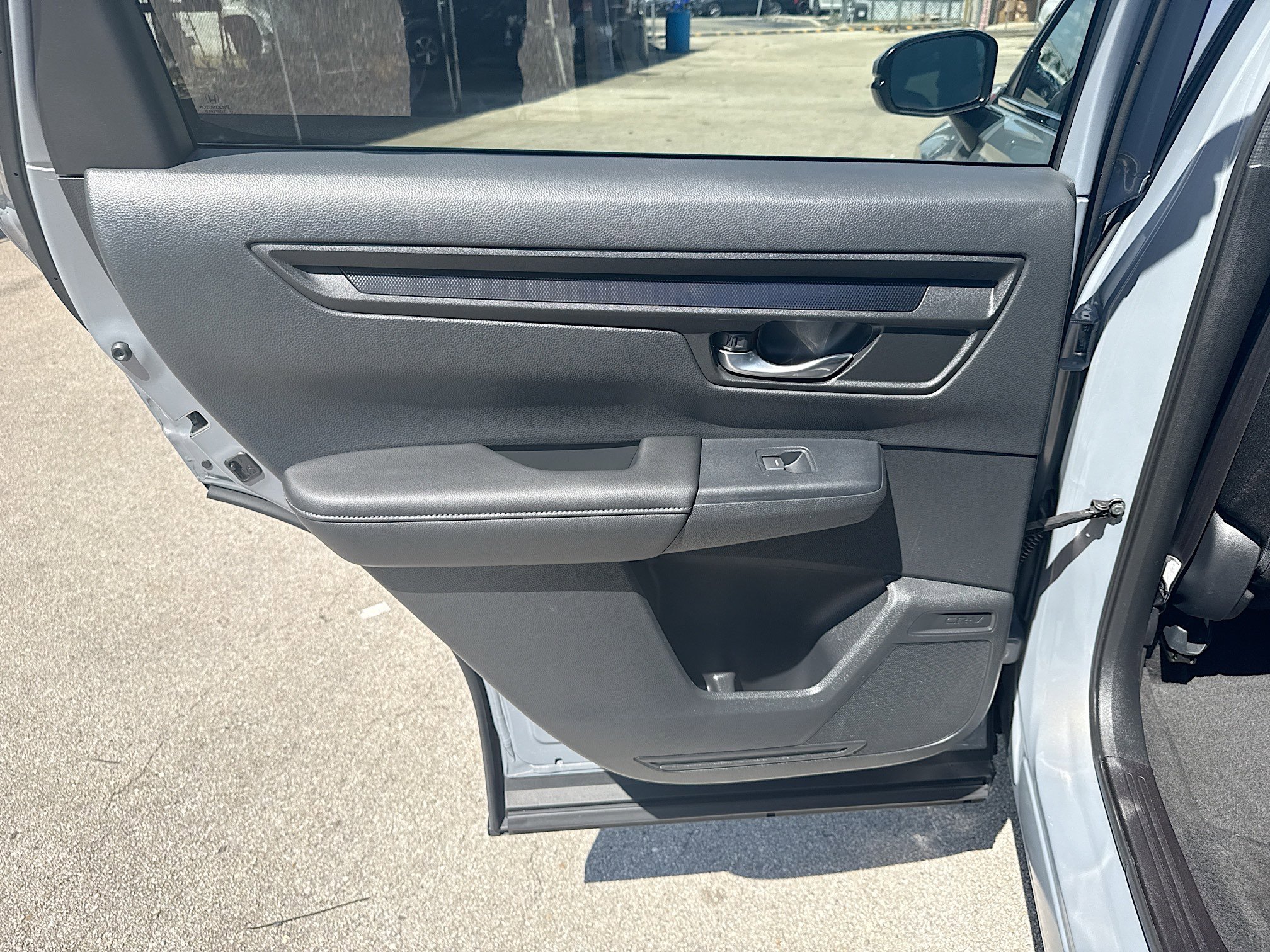 Used 2025 Honda CR-V LX image 25