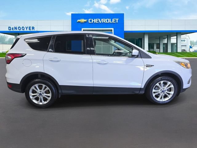 Used 2017 Ford Escape SE FWD image 6