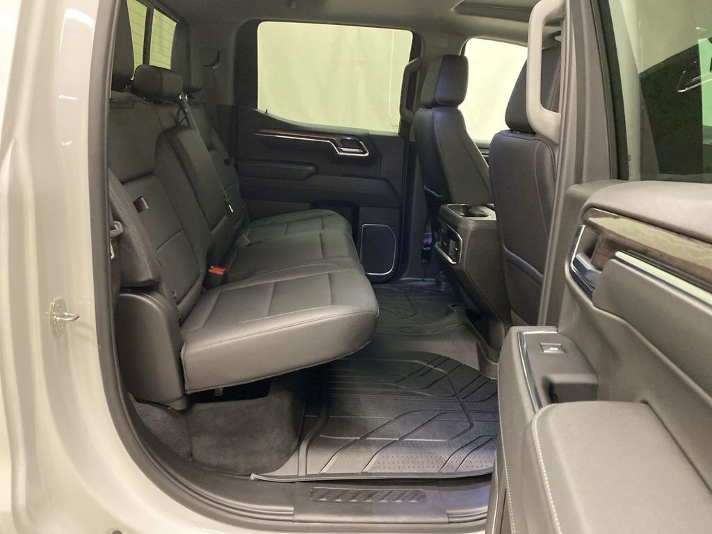 Used 2024 Chevrolet Silverado 1500 LTZ w/ LTZ Premium Package image 17